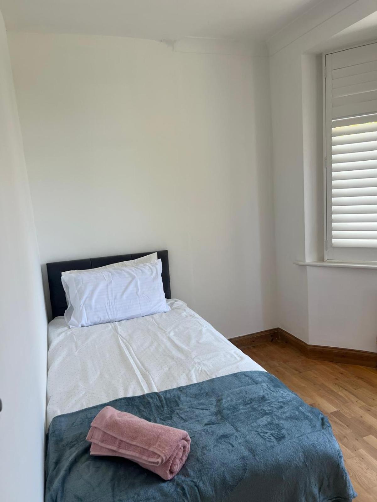 Good Priced Single Rooms In Northolt Exterior photo