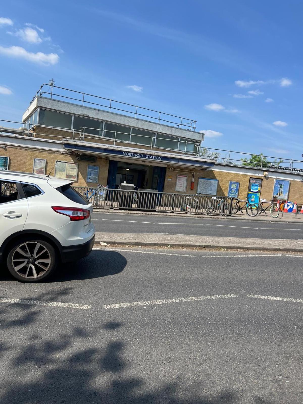 Good Priced Single Rooms In Northolt Exterior photo