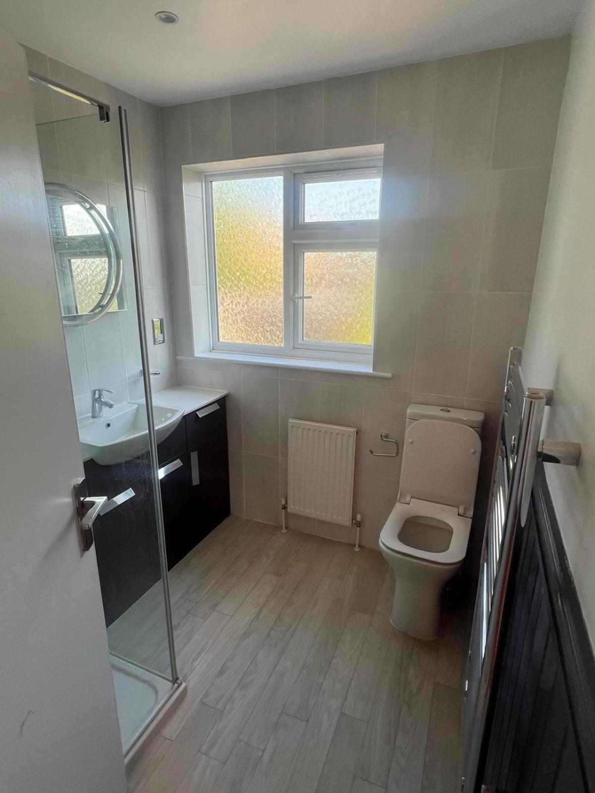 Good Priced Single Rooms In Northolt Exterior photo